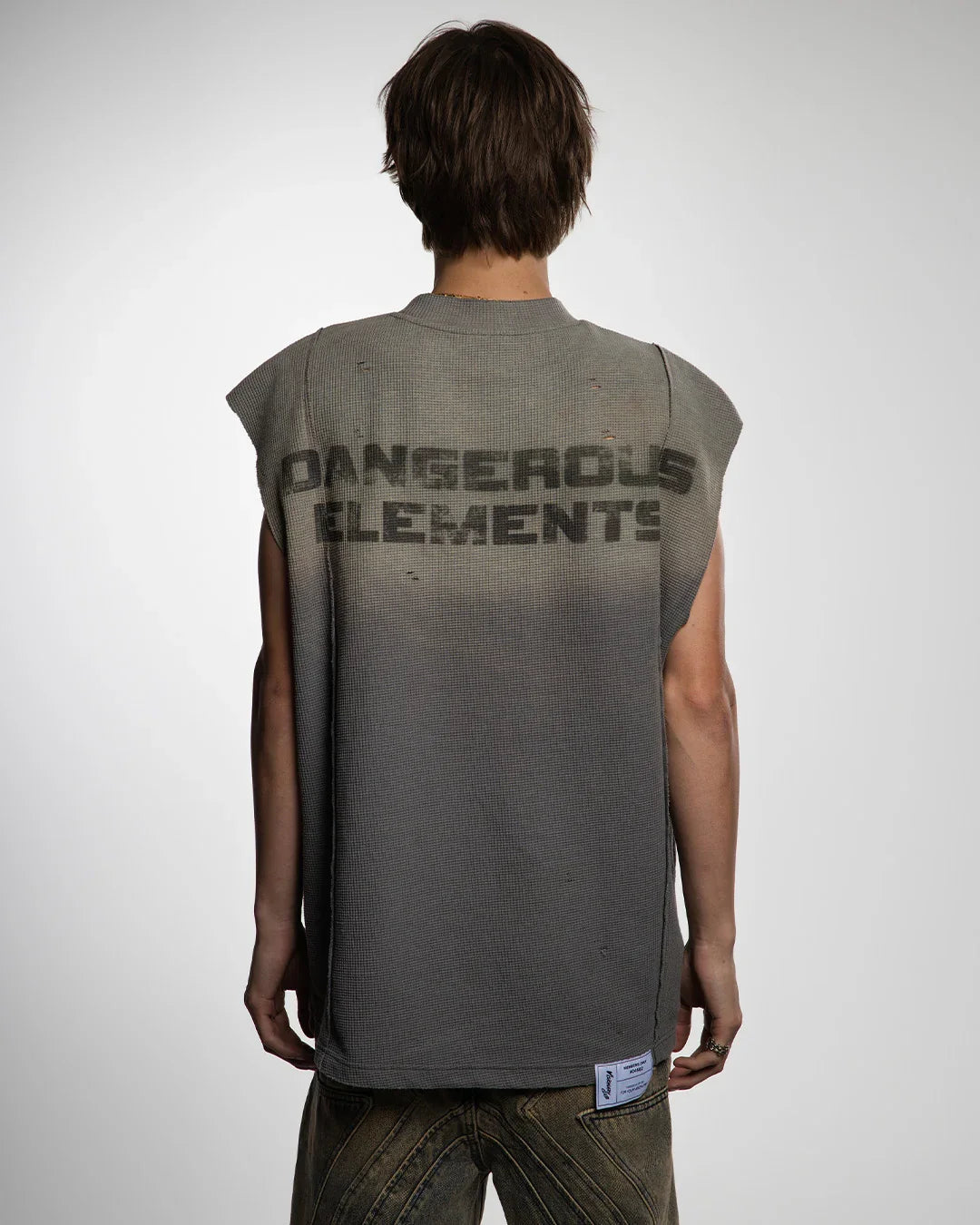 "DANGEROUS ELEMENTS" FADE SLEEVELESS TANK ( SANDSTORM)