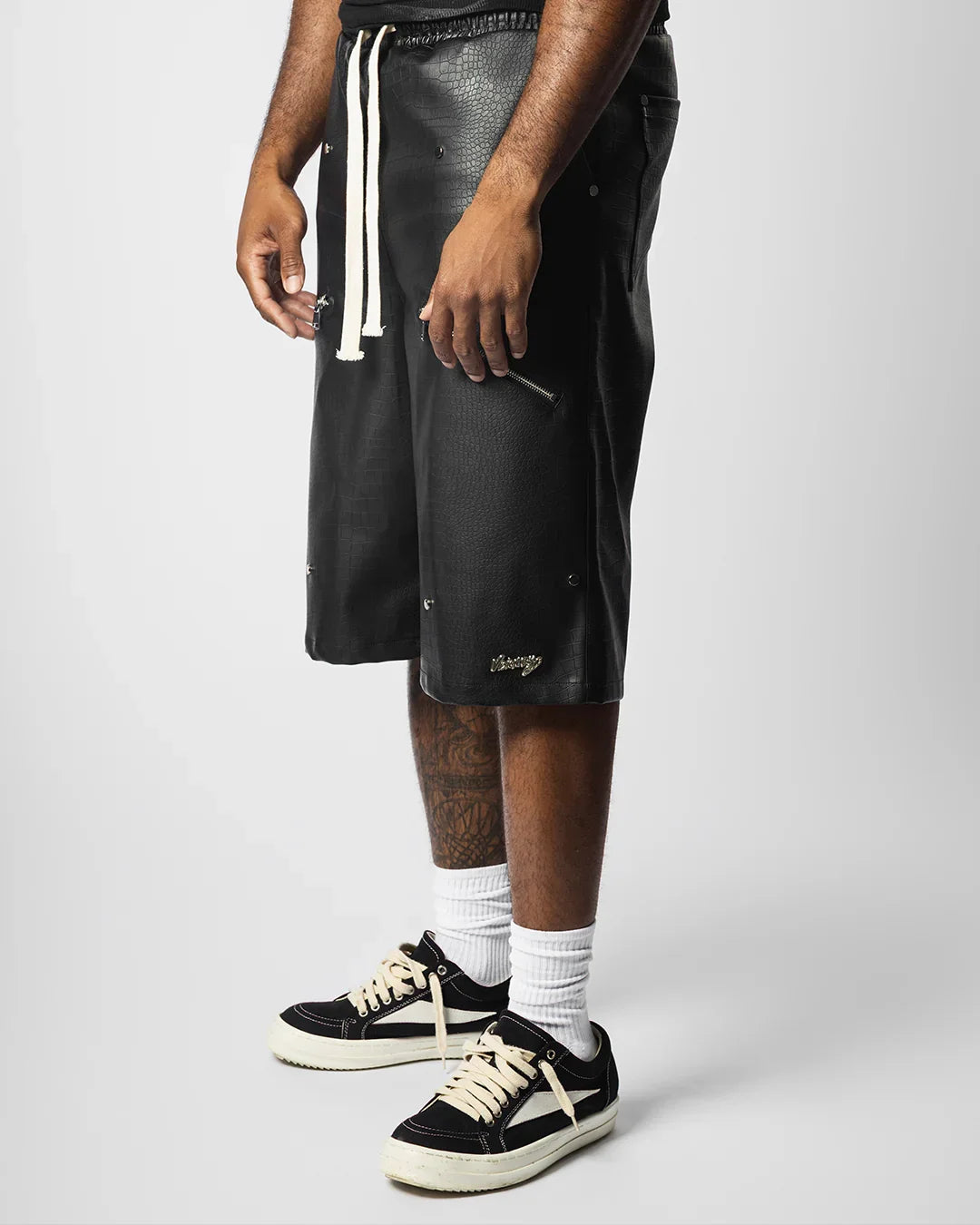 "NIGHT CRAWLER " BAGGY LEATHER SHORTS (BLACK)