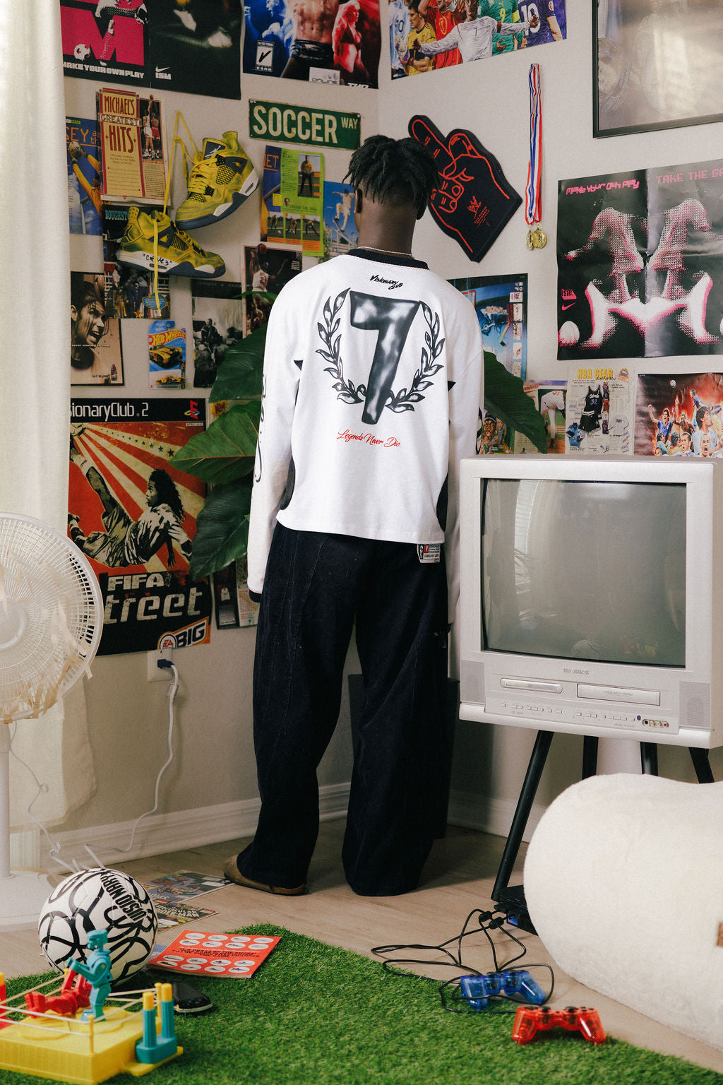 LEGENDS NEVER DIE BOXY L/S (RONALDO)