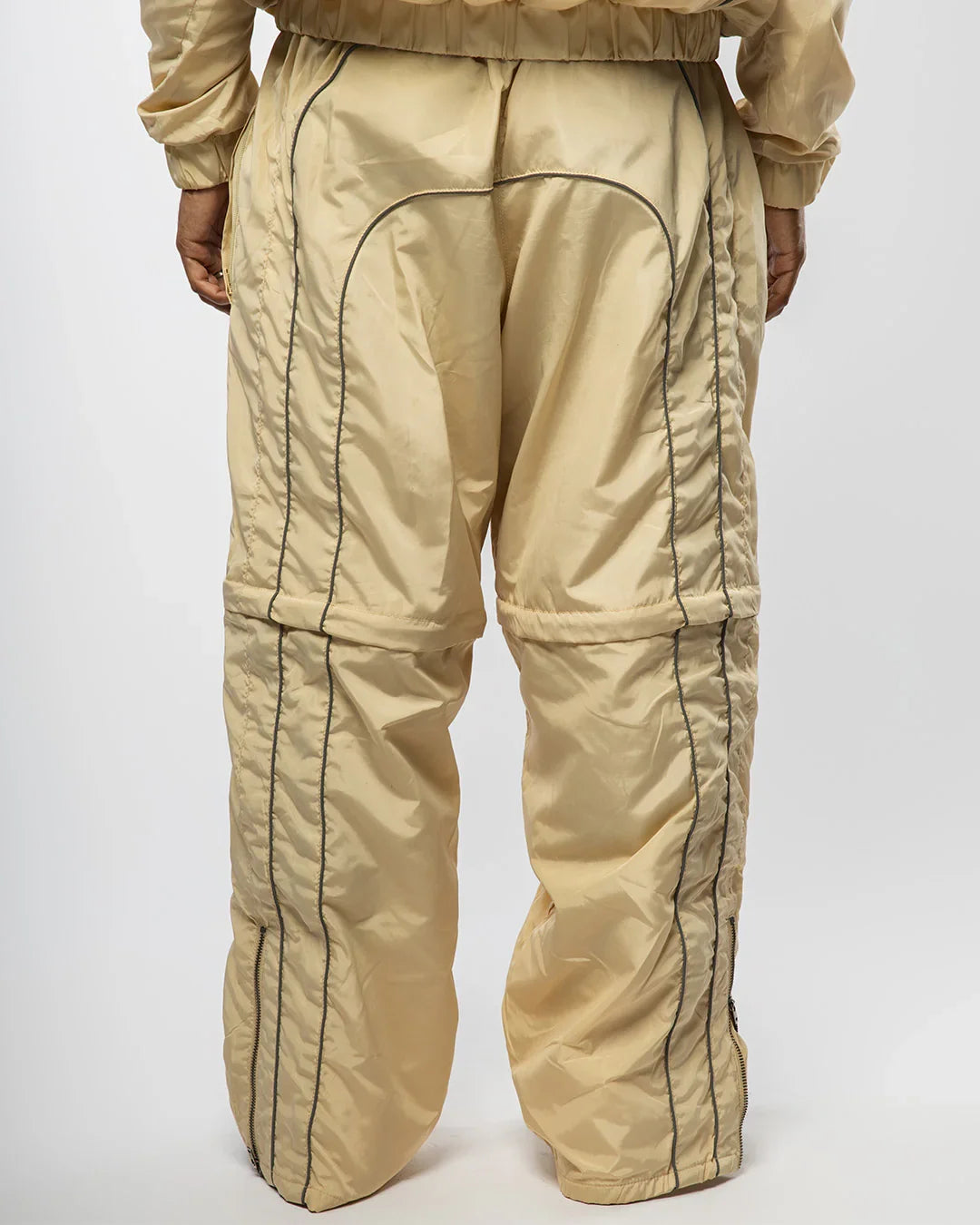 “RADIANT AURA” NYLON CONVERTIABLE PANTS (SAND)