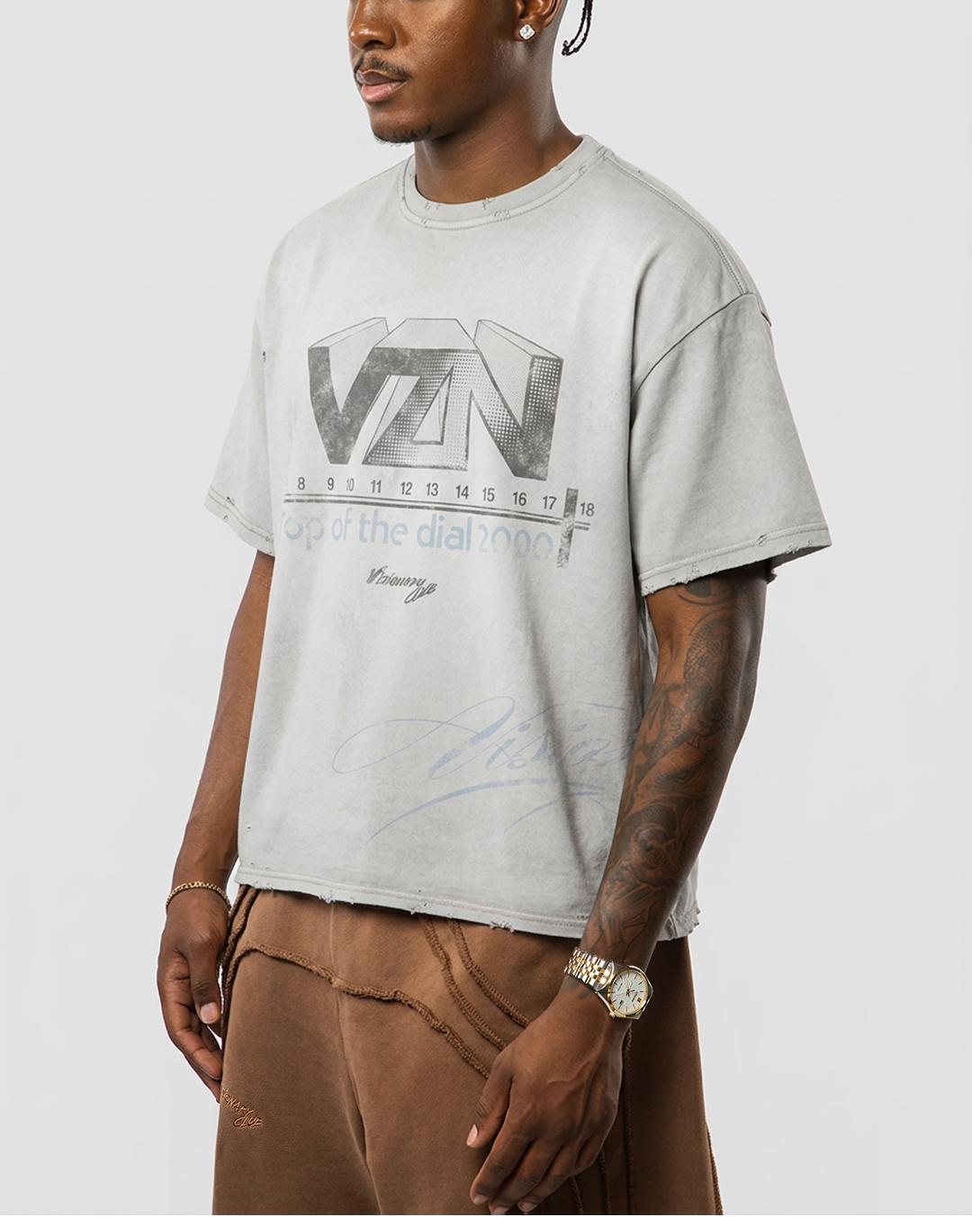 VZNARY “DAILY MAIL” TEE