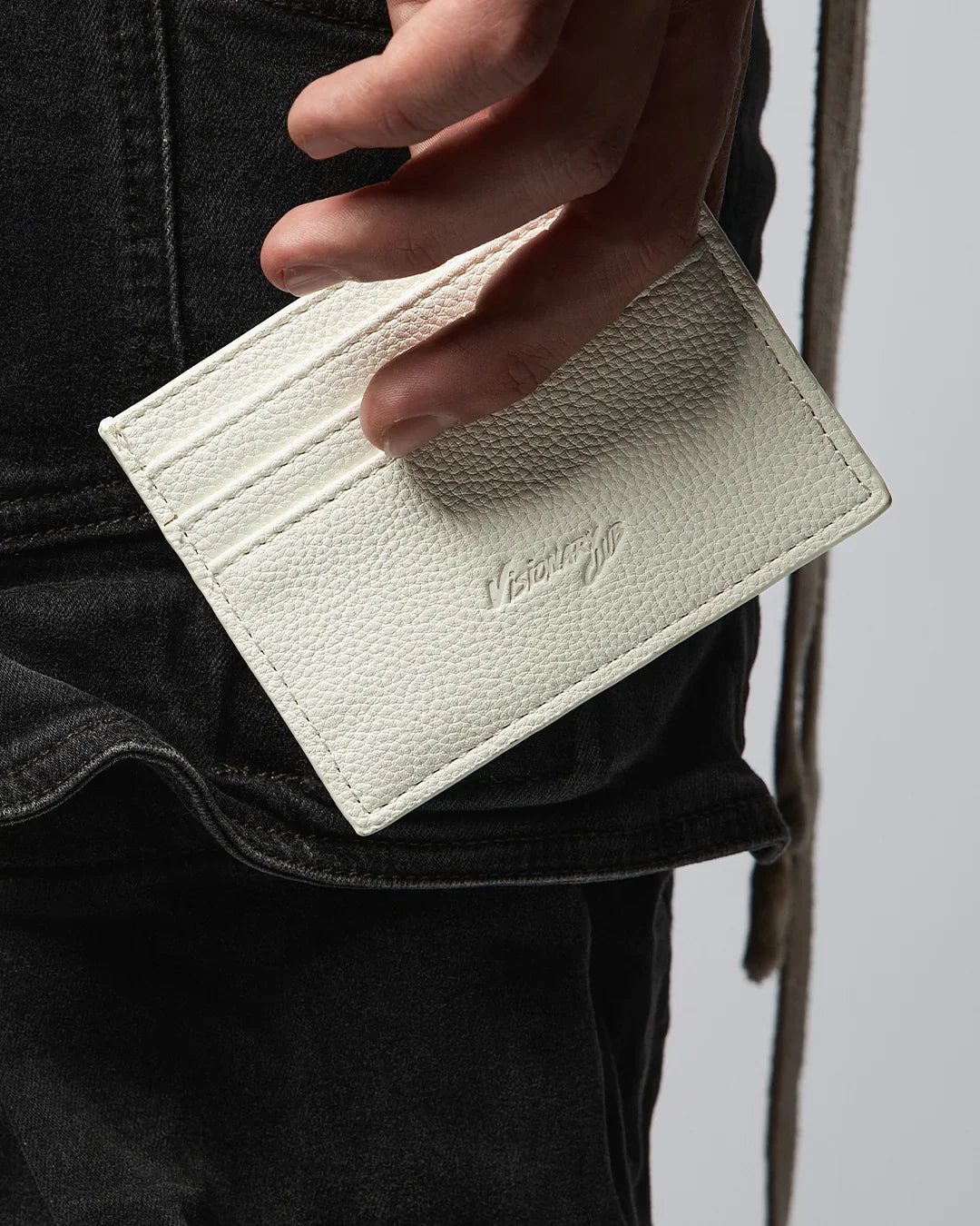VISIONARY CARD HOLDER ( WHITE )