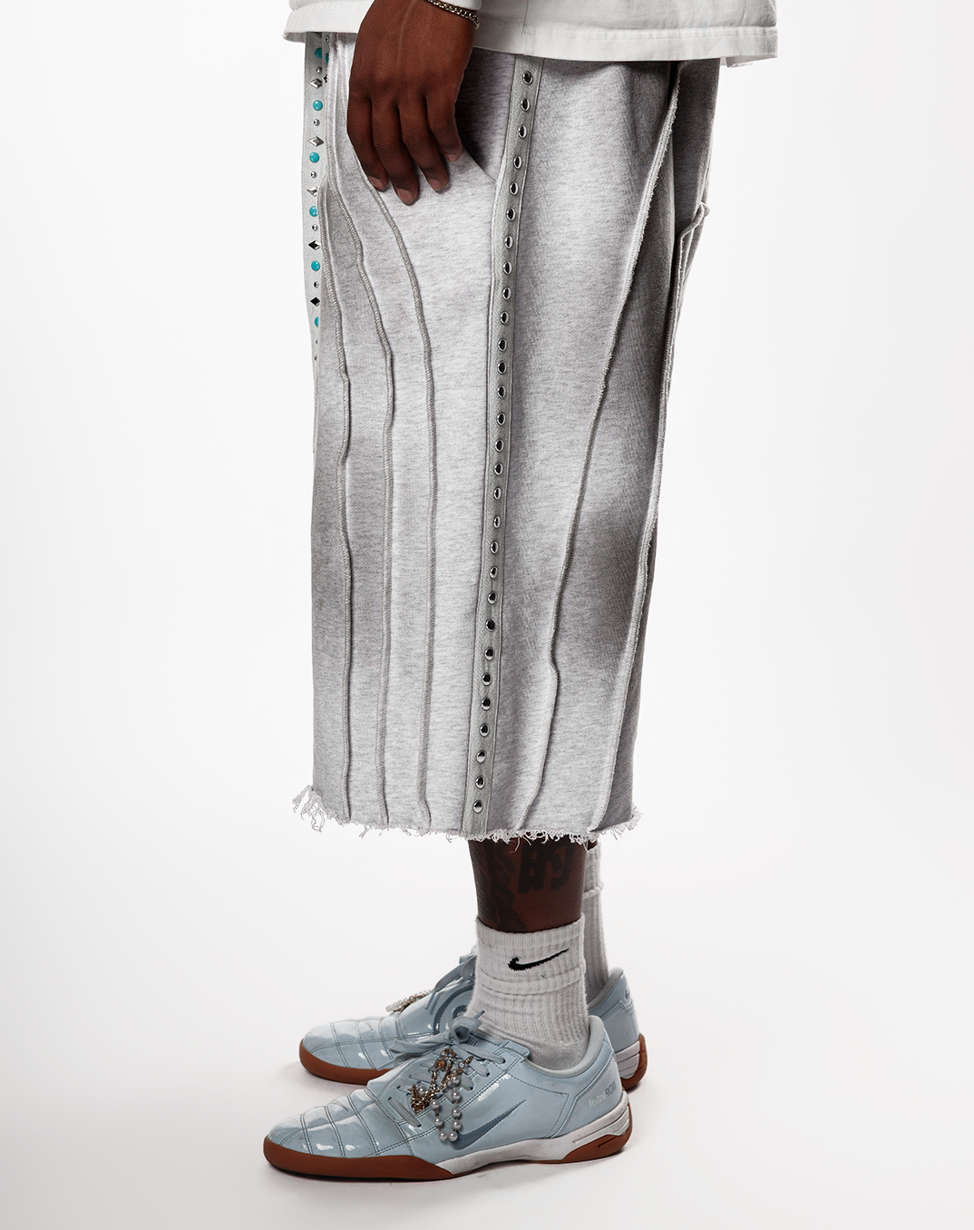 "INVERTED AURA" V2 SHORTS (MUDSTONE)