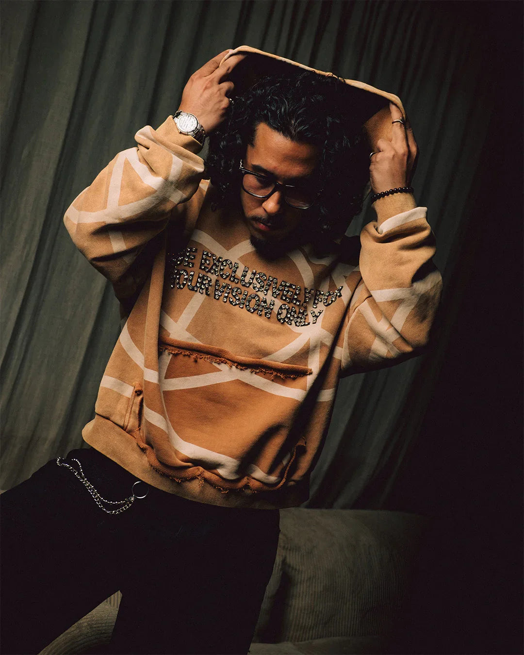 VISIONARY "TWISTED CHAOS" DISTRESSED HOODIE (BROWN)