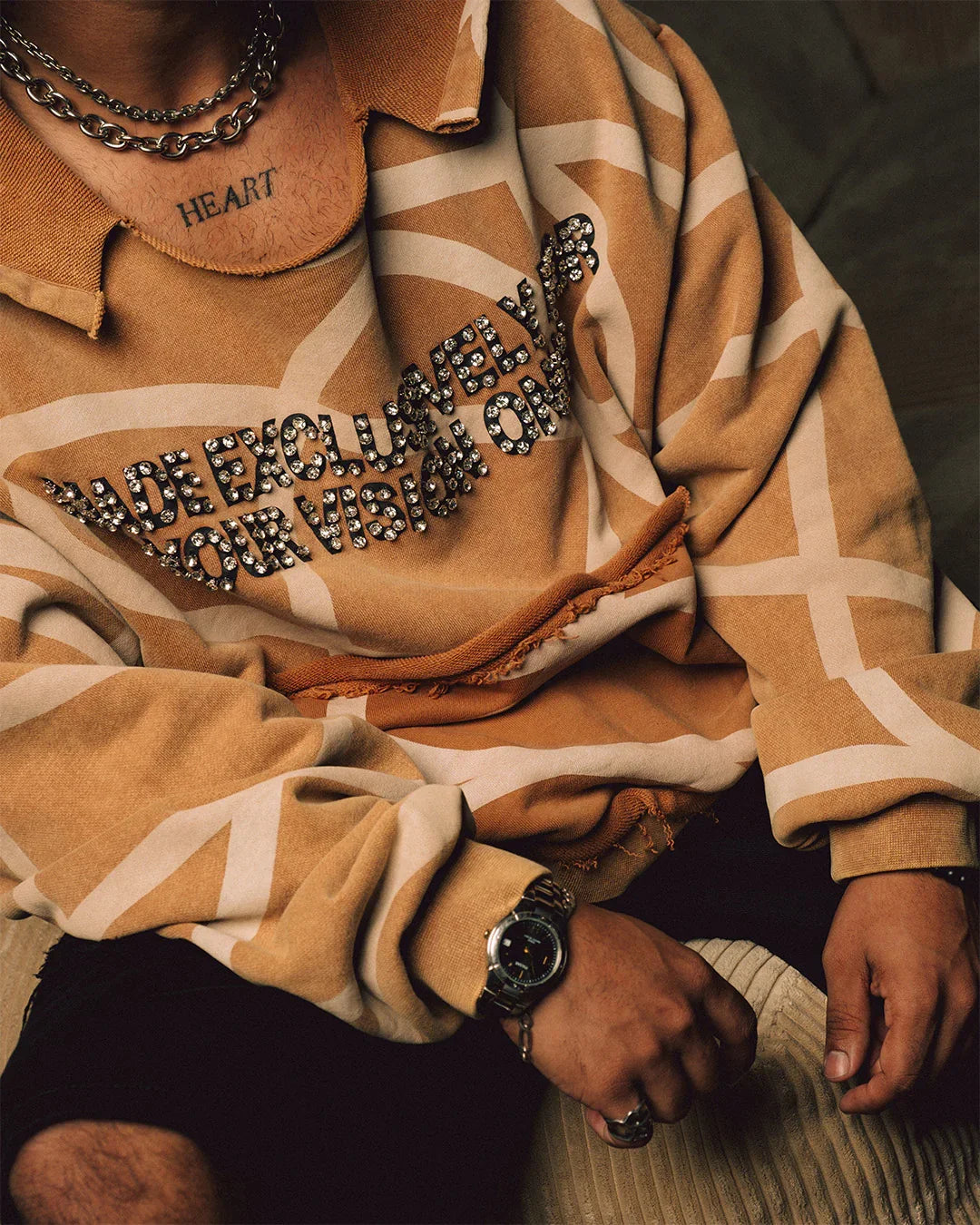 VISIONARY "TWISTED CHAOS" DISTRESSED HOODIE (BROWN)