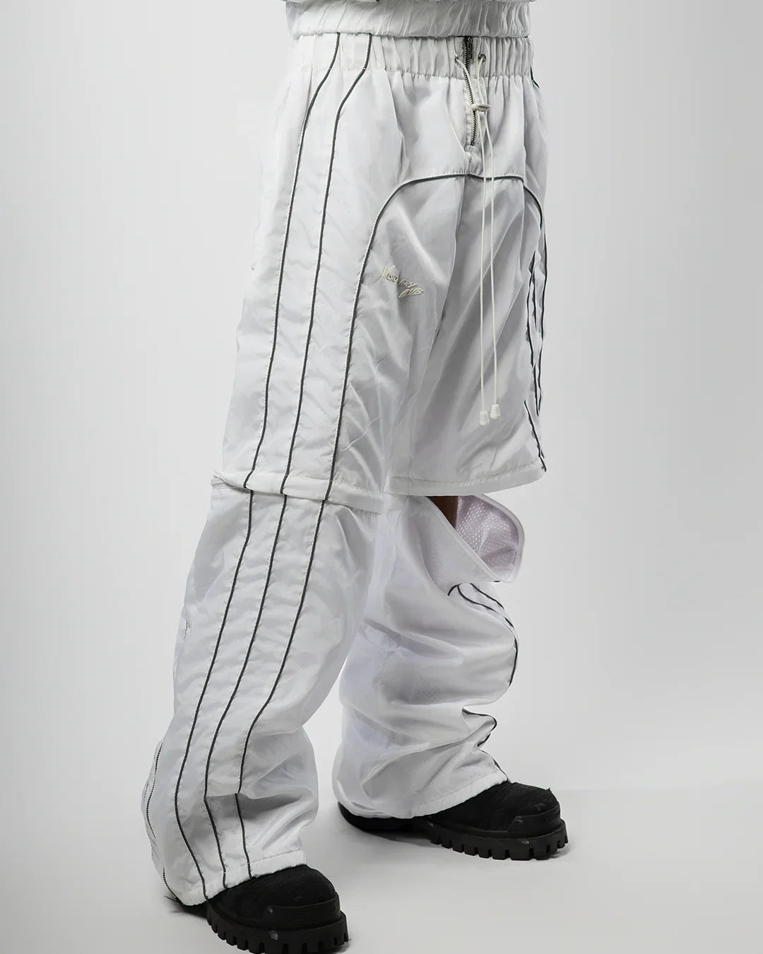 “RADIANT AURA” NYLON CONVERTIABLE PANTS (WHITE)