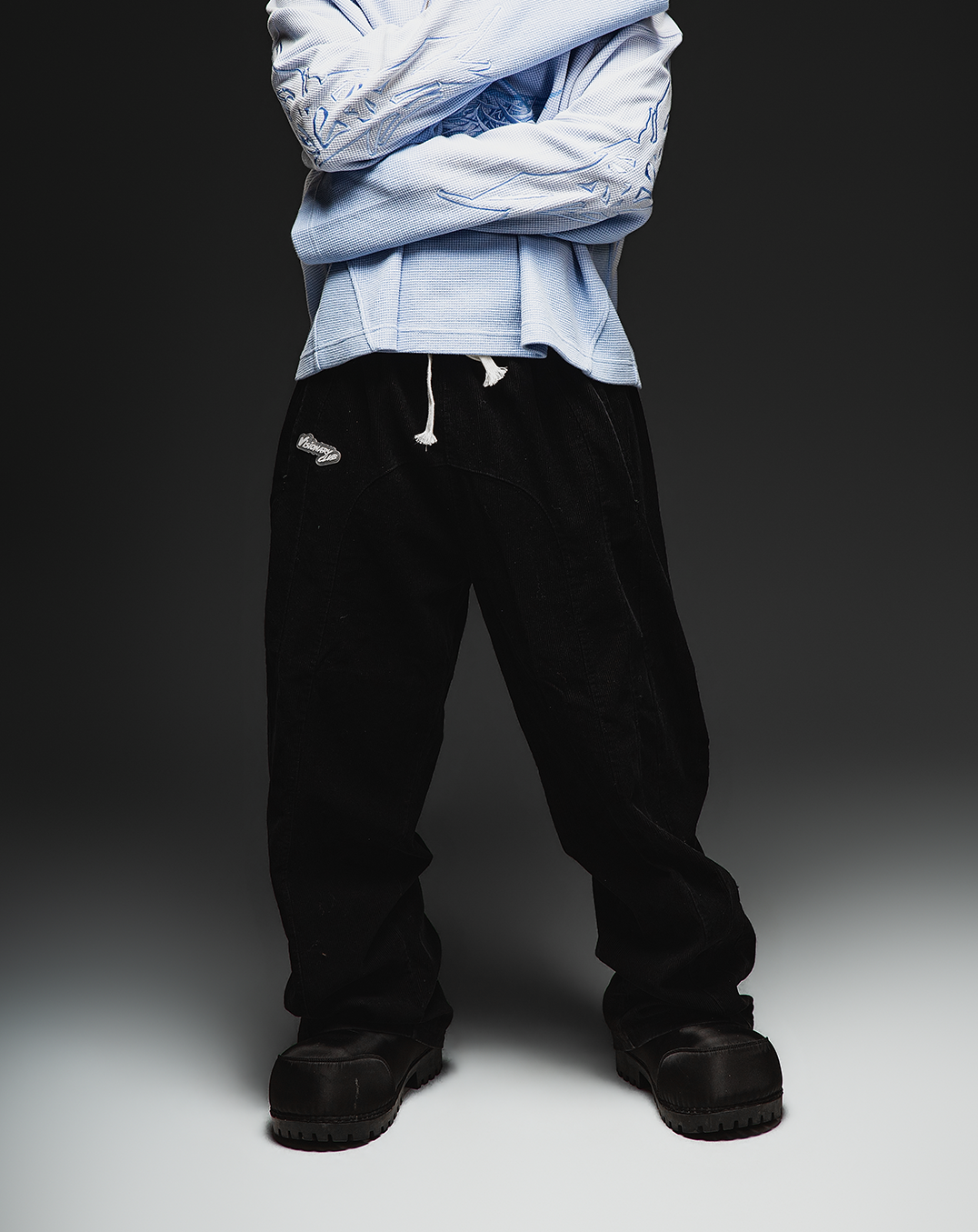 "RADIANT AURA" WIDE LEG SWEATS(OBSIDIAN)