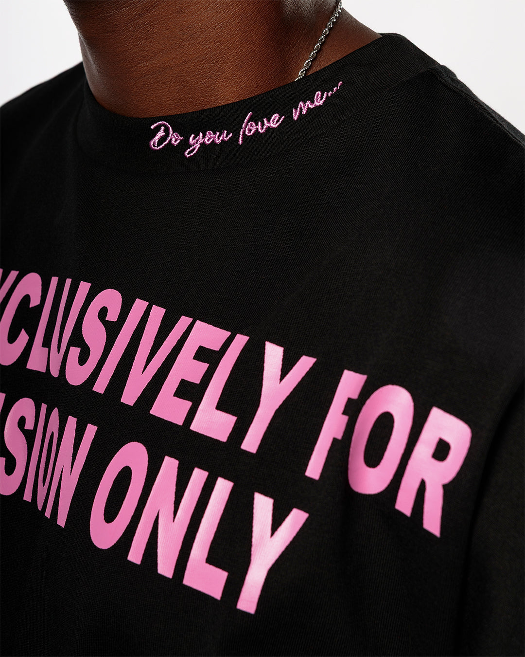 "LETTER TO YOUR HEART" BOXY TEE (BLACK)