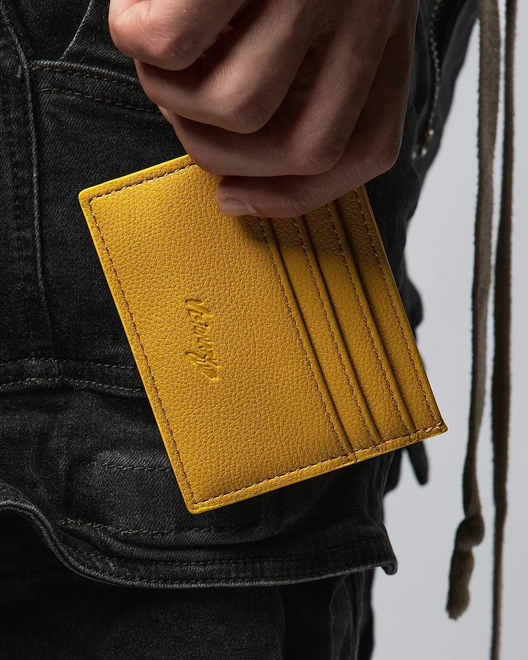 VISIONARY CARD HOLDER ( YELLOW )